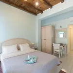 999 Luxury Hotel 3*