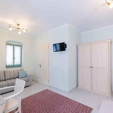 999 Luxury 3* Nauplia