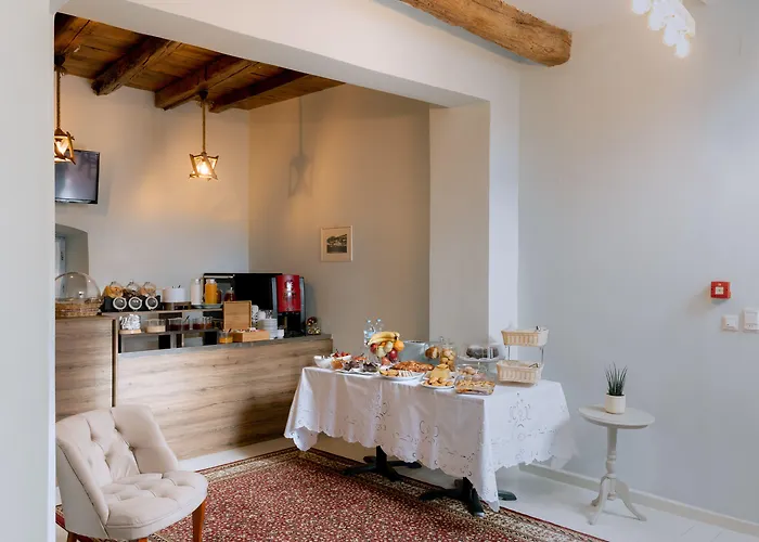 999 Luxury Szálloda 3*